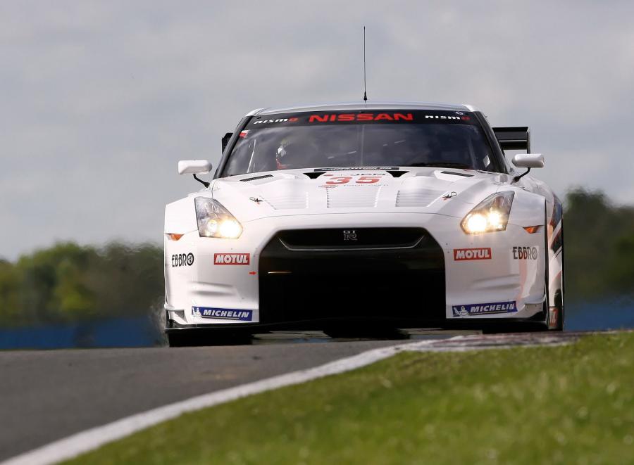  Nissan GT-R FIA GT1 2009 года  (фото 19 из 28)